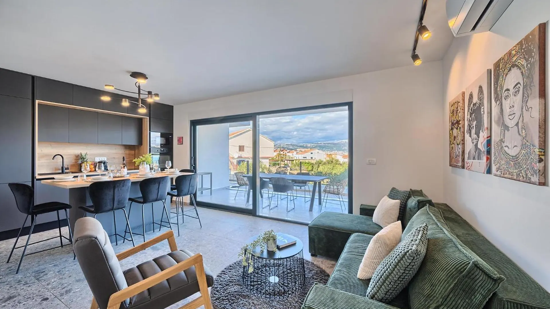 Bura Breeze - Sea-View Garden Apartment Slatine